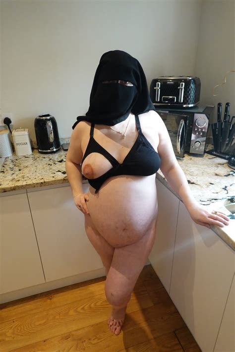 Pregnant Wife In Muslim Niqab And Nursing Bra Xxx Porn Album