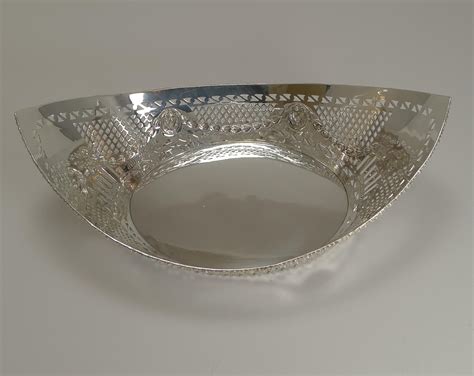 Grand Large Antique English Silver Plated Bread Basket Circa 1900 At