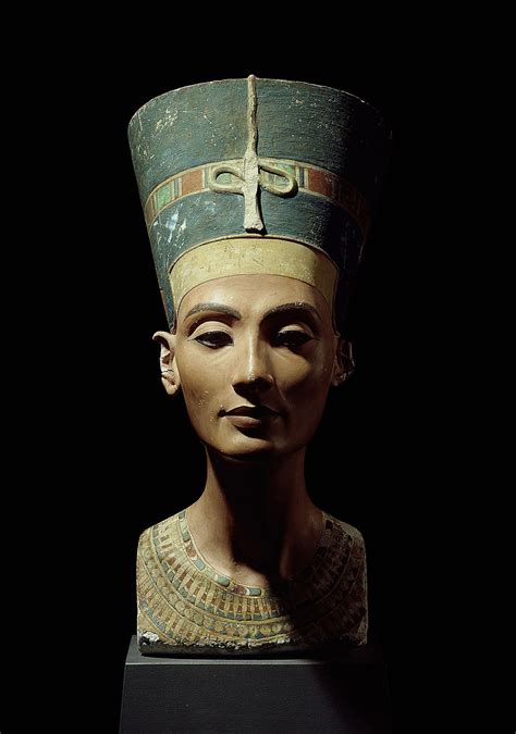 Bust Of Queen Nefertiti From Amarna Circa 1345 Bc Neues Museum