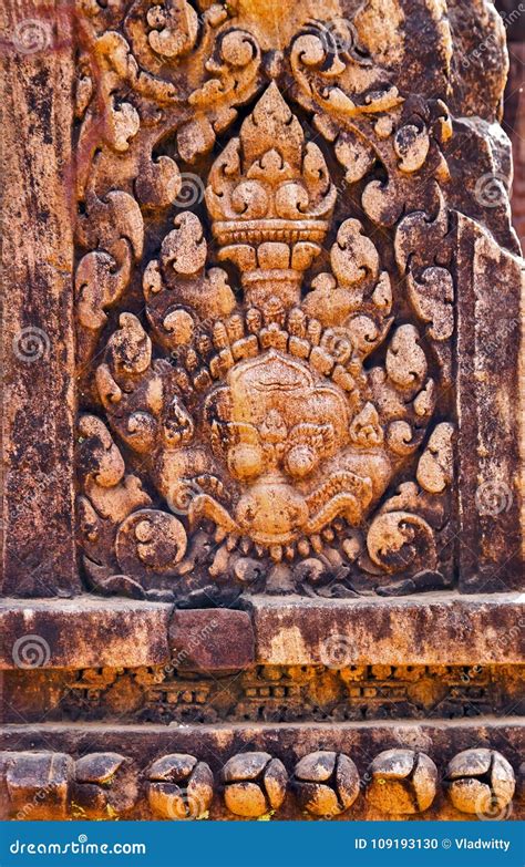 Arte Da Pedra Hindu Antiga Camboja Do Deus Khme Antigo Foto De Stock Imagem De Antigo Arenito