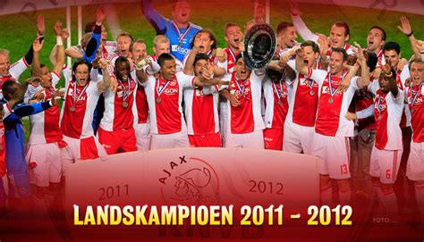 Psv kampioen sfeer in de kleedkamer. biebchessbiker: ajax kampioen 2012