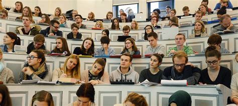 Bei einreise aus risikogebieten digitale anmeldung verpflichtend. Studium vs. Ausbildung: Ab wann gleicht sich das Gehalt an?