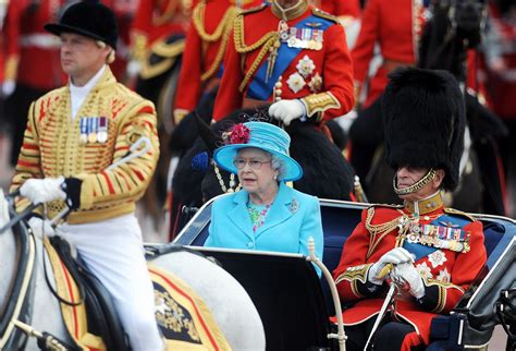 Trooping the colour 2015 colonel's review massed bands of the gaurds division playing : Trooping the Colour: Die schönsten BIlder der ...