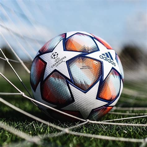 Ligue des champions, paris, france. Officiel: Adidas dévoile le nouveau ballon de la Ligue des ...
