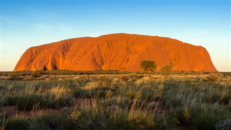 Uluru Australia Uluru Ayers Rock Crystalinks With An Absolute