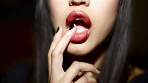 Lips Hand Fingers Wallpaper Photo And Images Bit Ly 2wrTmus