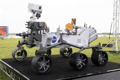 Huge mars robot armed with laser, cameras, curiosity (infographic). NASA overcame pandemic obstacles for Mars rover launch ...