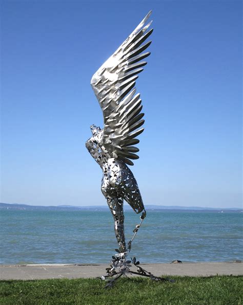 Freie kommerzielle nutzung keine namensnennung top qualität. Große Engel Garten Skulptur aus Edelstahl - NEUERRAUM
