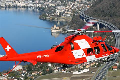 Rega Stationiert Rettungshelikopter In Sion Sk Verlag Für Notfallmedizin