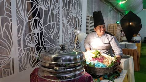 Korang kalau nak ada kambing golek di majlis, boleh roger team mg ok? Kambing Golek Mak Dara, tempoyak patin, sup daging merah ...