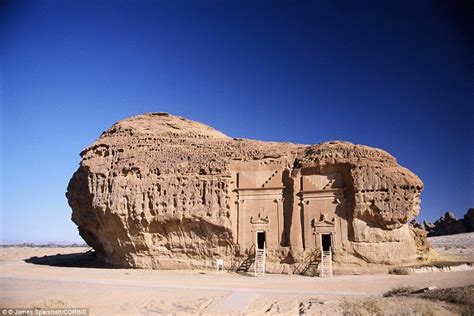 The Lonely Castle Incredible Abandoned Tomb In The Desert Deserts Of The World Tomb Saudi