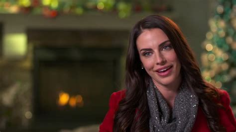 Don't forget to tune in tonight for the movie premiere at 9/8c on hallmark. 5 Days to Christmas - 2016 - Jessica Lowndes | Hallmark ...