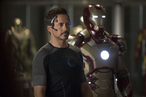 Robert downey jr.'s tony stark had three iron man films, but he appeared in a slew of marvel movies so that the irreplaceable iron man could lend his talents where needed. Iron Man 3: parla Robert Downey Jr. | CineZapping