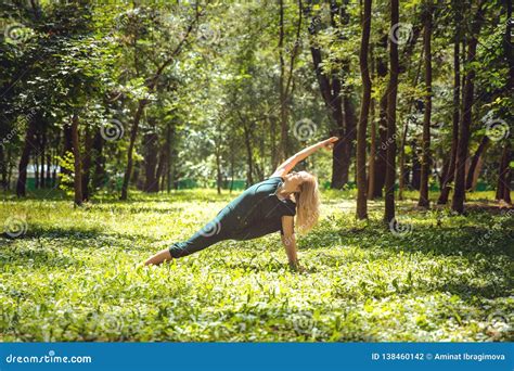 Utthita Parsvakonasana Yoga Asanas In Nature Yoga Poses Everyday