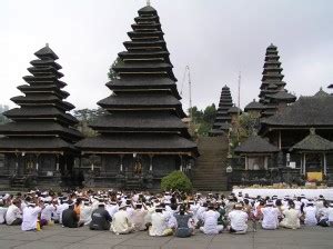 Rumah Ibadah Dan Hari Besar Agama Agama Di Indonesia Bocah Pintar