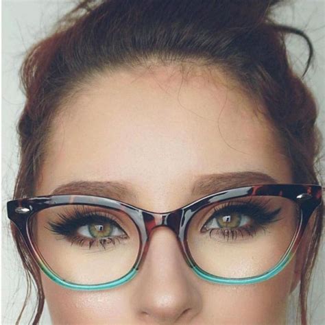 7 Dicas De Maquiagem Para Quem Usa Óculos Chuva De Ideias Cute Glasses New Glasses Cat Eye