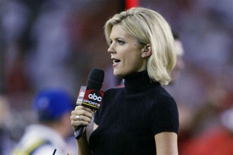 Another Nfl Sideline Reporter Got Drilled In The Head With A Football