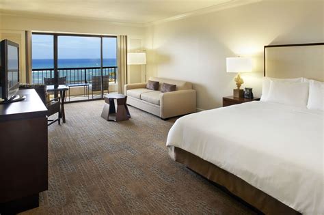 Hilton Hawaiian Village Waikiki Beach Photo Gallery