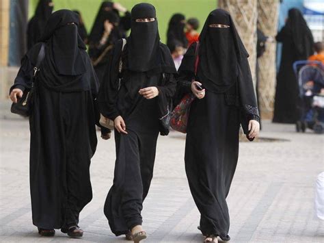 Frauen In Saudi Arabien Dürfen Erstmals An Wahlen Teilnehmen Ausland Rnz