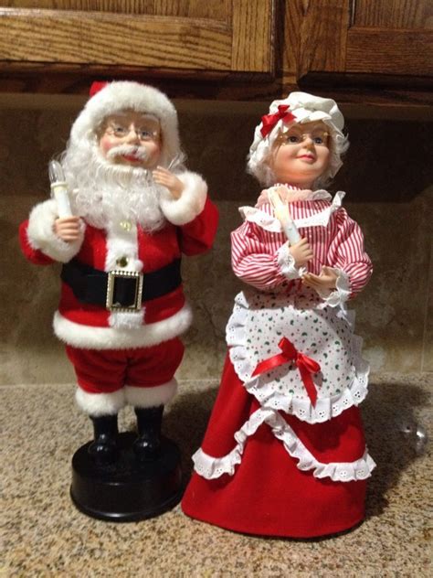 Telco Motionettes Of Christmas Santa And Mrs Claus Animated Figures 18in