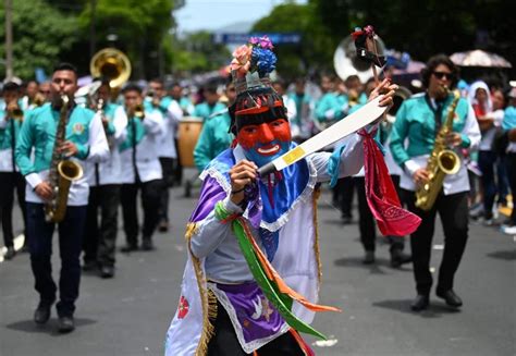 El Salvador Celebra A Su Santo Patrono En Calles En Fiestas Agostinas
