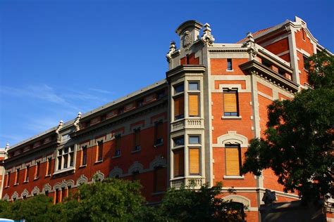 Cristina de borbón was born on 13 june 1965 at our lady of loreto hospital, now known as orpea madrid loreto in madrid and was baptized into the church at the palacio de la zarzuela by the archbishop of madrid. Hospital Santa Cristina. Calle O'Donnell. Madrid | Flickr ...