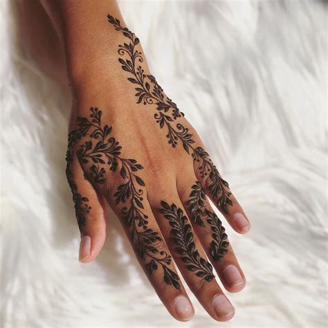 Short Mehndi Design Ideas That Will Make You The Star Of The Show
