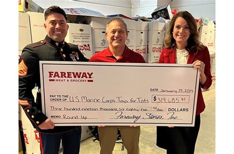Fareway Donates 319k Through Toys For Tots Campaign