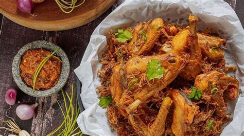 Berikut, 10 kreasi resep ayam goreng empuk bumbu meresap yang wajib. Resep Ayam Goreng Laos - Resepedia