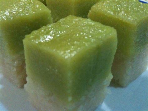 It's been a while since i posted malaysian recipes. Pulut Seri Muka