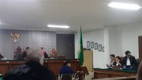 Dokter kandungan usg 3 dimensi dan 4 dimensi di makassar dengan memiliki fungsi membantu proses dibidang kandungan dan kebidanan seperti kehamilan, proses dr. Dokter Pemilik Klinik Kecantikan Belle Beauty Care: Sejak ...