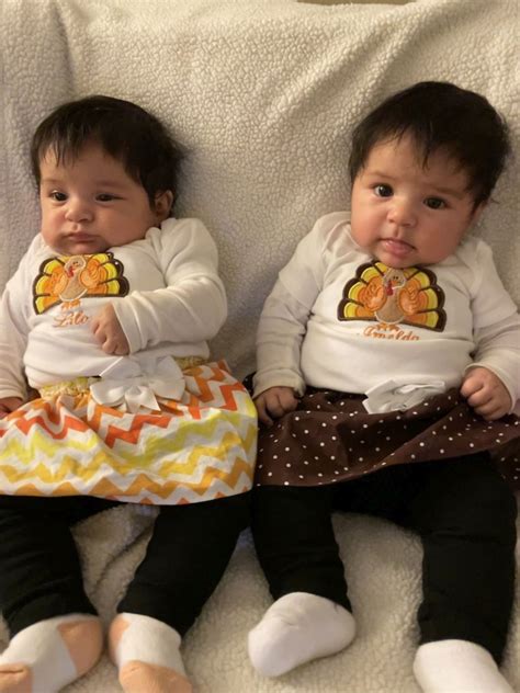 mom gives birth to twins after experiencing rare double pregnancy