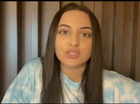 Sonakshi Sinha Launches Campaign To End Cyberbullying Ani Bw Businessworld
