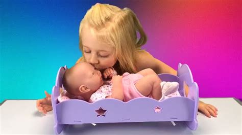 For most newborns, bath time is actually more like more playtime as they do not get very dirty (barring any accidents). La Newborn BabyDoll Bath Toy for Dolls How to Change ...