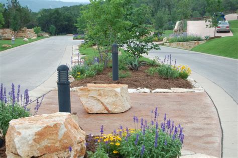Mulch vs. River Rock vs. Decomposed Granite: Which is the ...