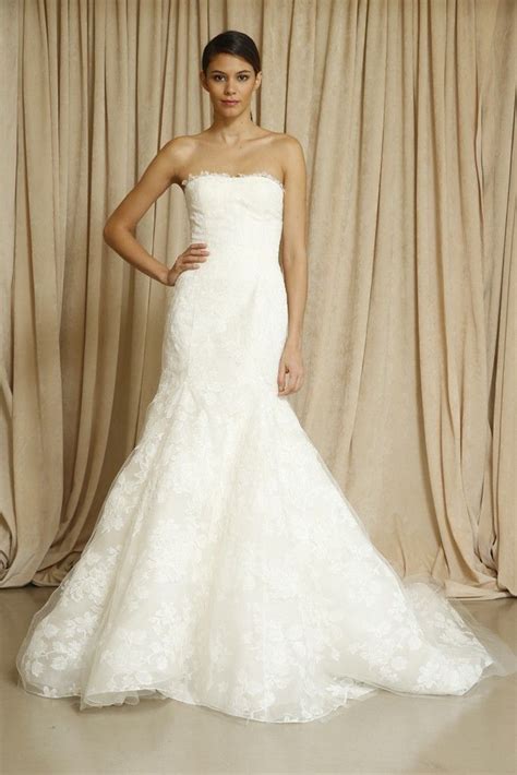 Check out our gallery of 20 favourite oscar de la renta wedding dresses hot off the catwalk, following the reveal of amal alamuddin's wedding dress. 10 New Wedding Gowns by Oscar de la Renta | OneWed