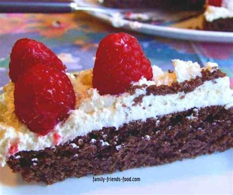 Here's an overview of what you'll need to make this keto birthday cake. Super-low-carb & gluten-free 'diabetic' chocolate cake | Family-Friends-Food