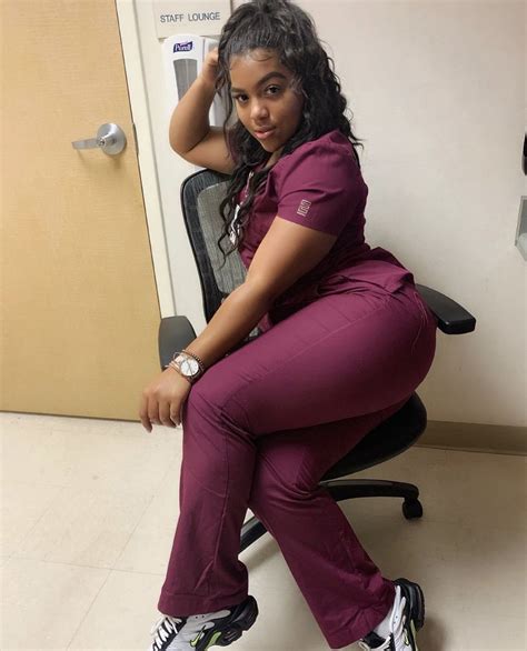 Pinterest Curvy Women Jeans Nurse Outfit Scrubs Beautiful Nurse
