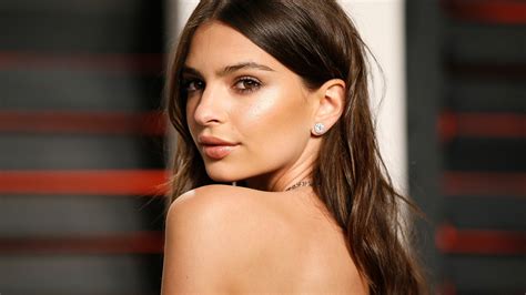 Emily Ratajkowski Flaunts Her Bikini Body In Mykonos Fox News