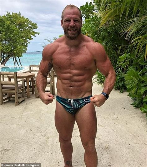 James Haskell Poses Like The Hulk As He Shows Off His Ripped Torso Daily Mail Online