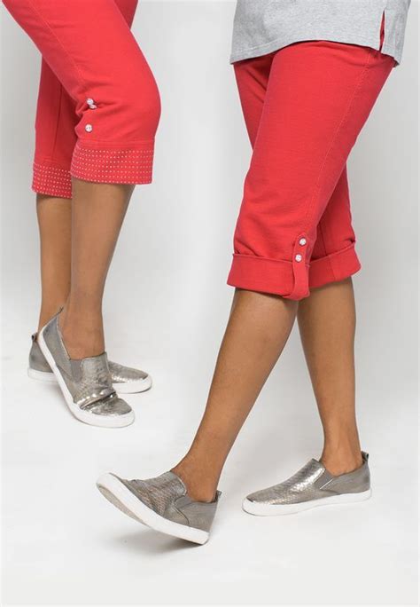 Dreamjeannes Convertible Capris With Rhinestones In 2023 Stylish
