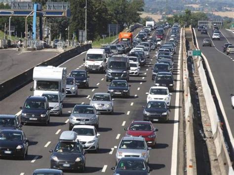 Maxi code dopo l'incidente in a1, autostrada riaperta ma è stata una giornata da incubo. Traffico autostrade sull'A1: da Milano sud a Fidenza e tra ...