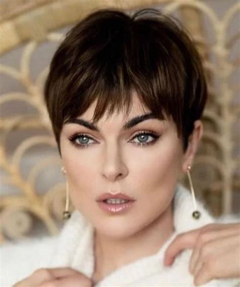 10 Short Hairstyles 2022 For Thick Hair Fashion Style