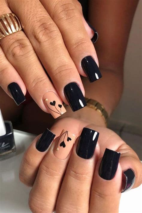 37 Delicate Black Nail Ideas For Women To Try Right Now En 2020 Uñas