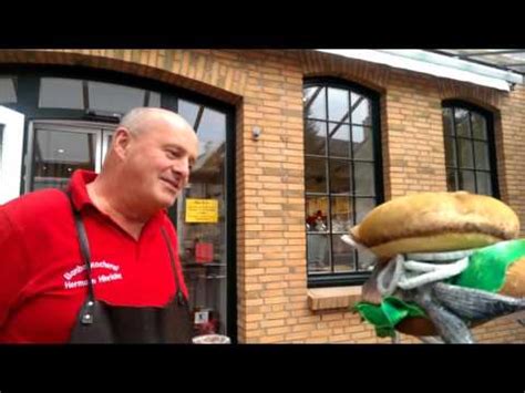 Herzlich willkommen in der bonbonkocherei von hermann hinrichs. Matthis (Teil 6) in der Bonbonkocherei - YouTube