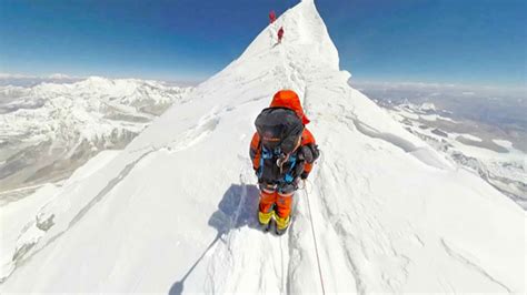 Climbers will be comfortable climbing everest because of the good weather. Best Time to Trek Everest Base Camp | Stunning Peak Views ...