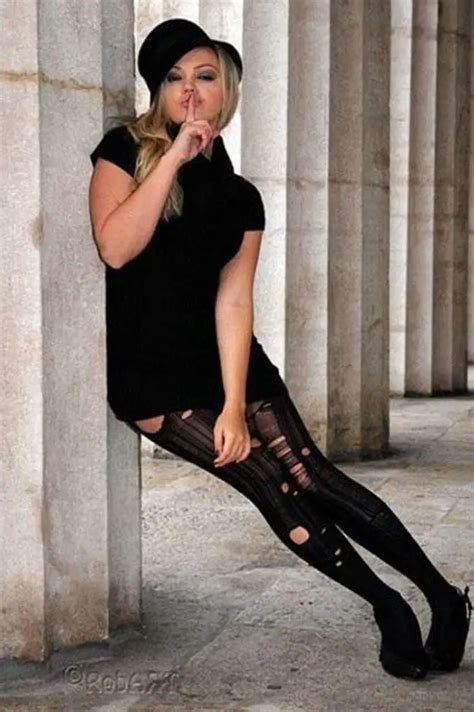 Awkward Model Poses That Will Force You To Say Wtf 45 Pics Page 3