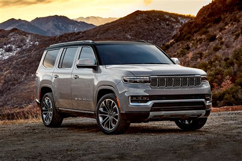 2022 Jeep Grand Wagoneer Is A Tech Packed Luxury Suv Carbuzz