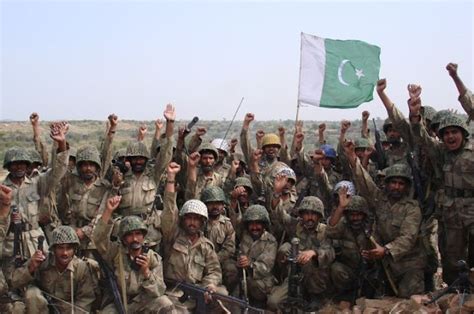 Pakistan Army Jawans During A Exercise All About Pakistan Army Air