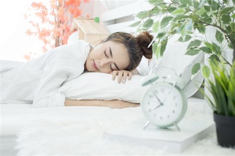 Namun jam tidur tambahan hanyalah tahap awal, demikian ditegaskan pakar. Pentingnya Tidur Cukup dan Hubungannya dengan Pekerjaan ...